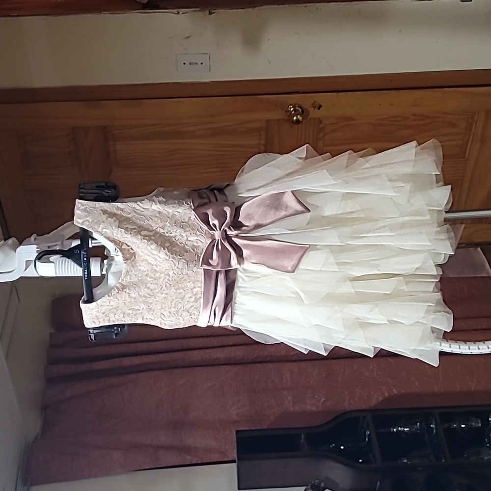 Rare Editions Girls Gold and Cream Formal, Party Dress Size 10 or 12.